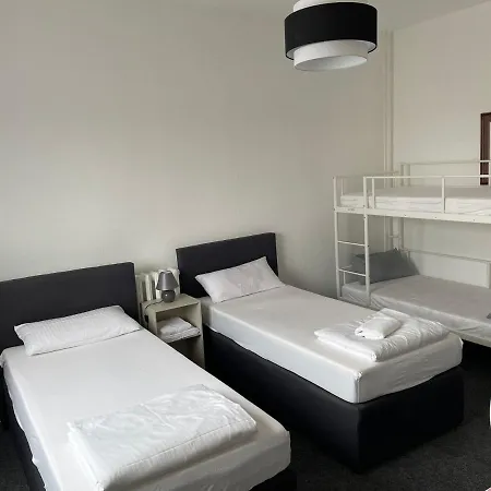 - A2 Rothensee / Hotell