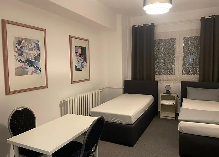 Hotel - A2 Rothensee / *